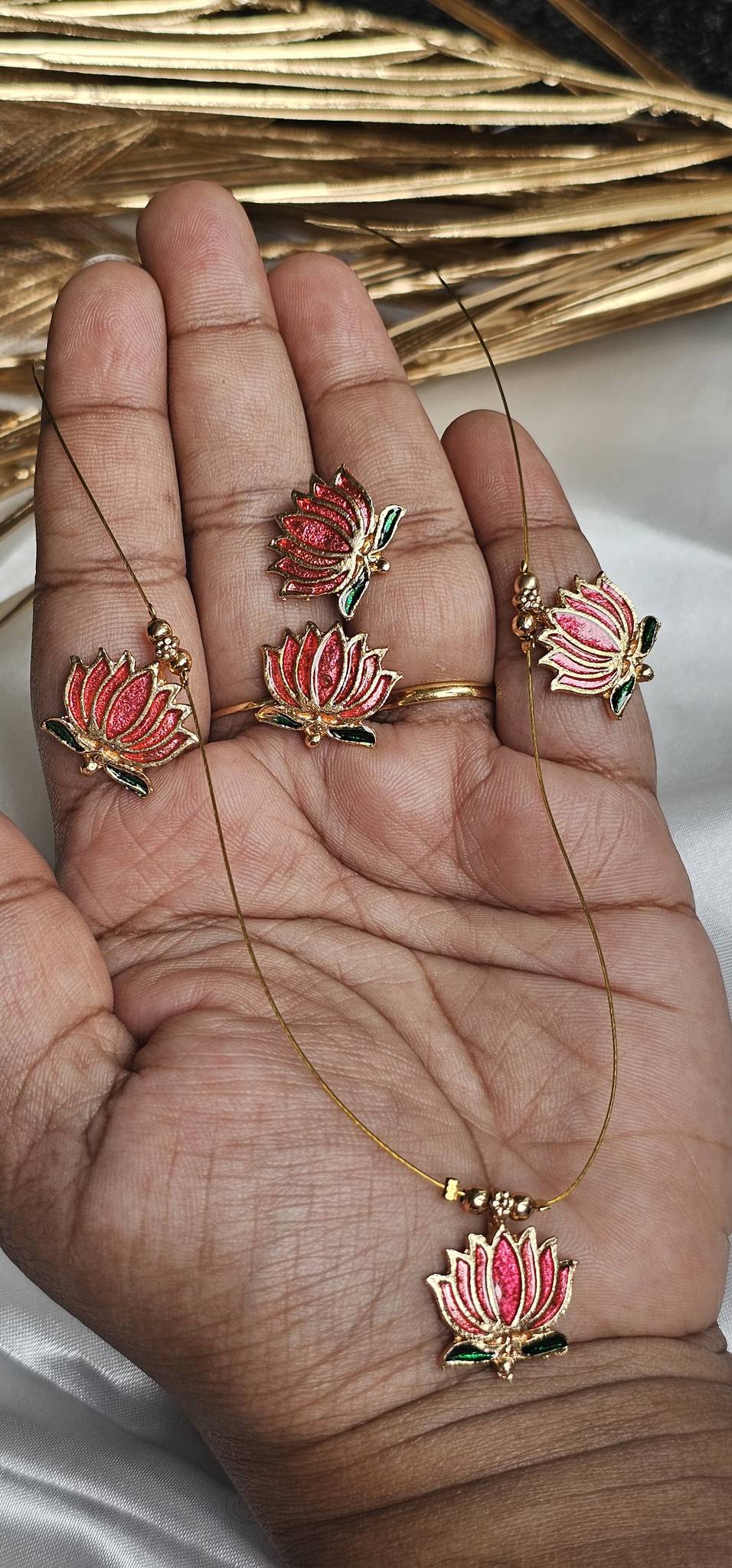 Lotus Invisible Chain